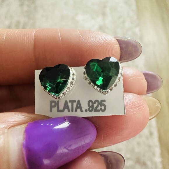 NEW 925 Sterling Silver Green Heart Zircons Small Earrings - Picture 1 of 9